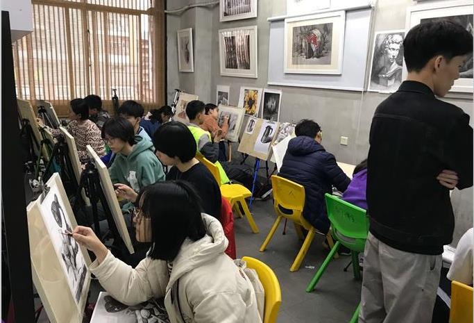广州暑假画画培训班多少钱？